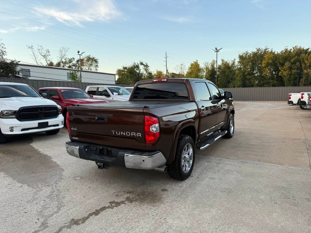 Toyota Tundra 4WD Vehicle Full-screen Gallery Image 05