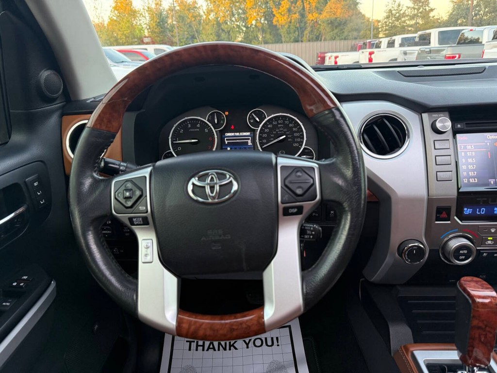 Toyota Tundra 4WD Vehicle Full-screen Gallery Image 22