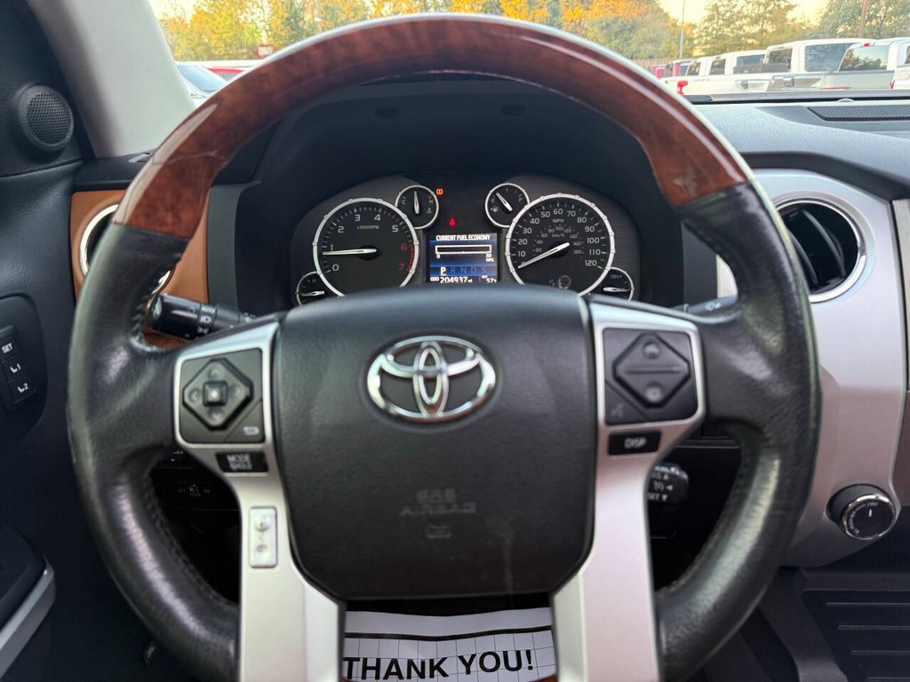 Toyota Tundra 4WD Vehicle Full-screen Gallery Image 23