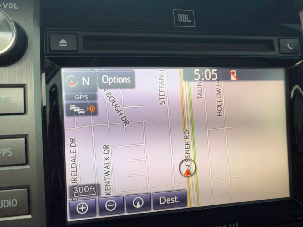 Toyota Tundra 4WD Vehicle Full-screen Gallery Image 24