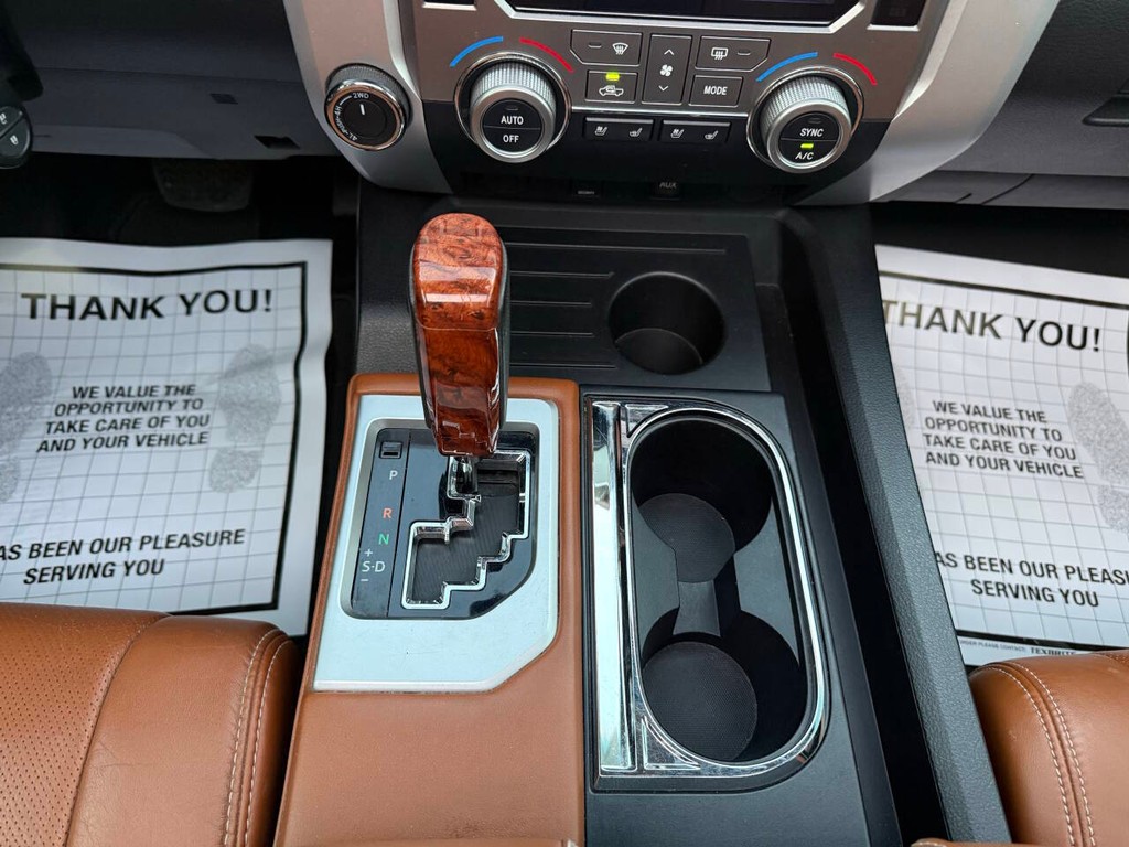 Toyota Tundra 4WD Vehicle Full-screen Gallery Image 28