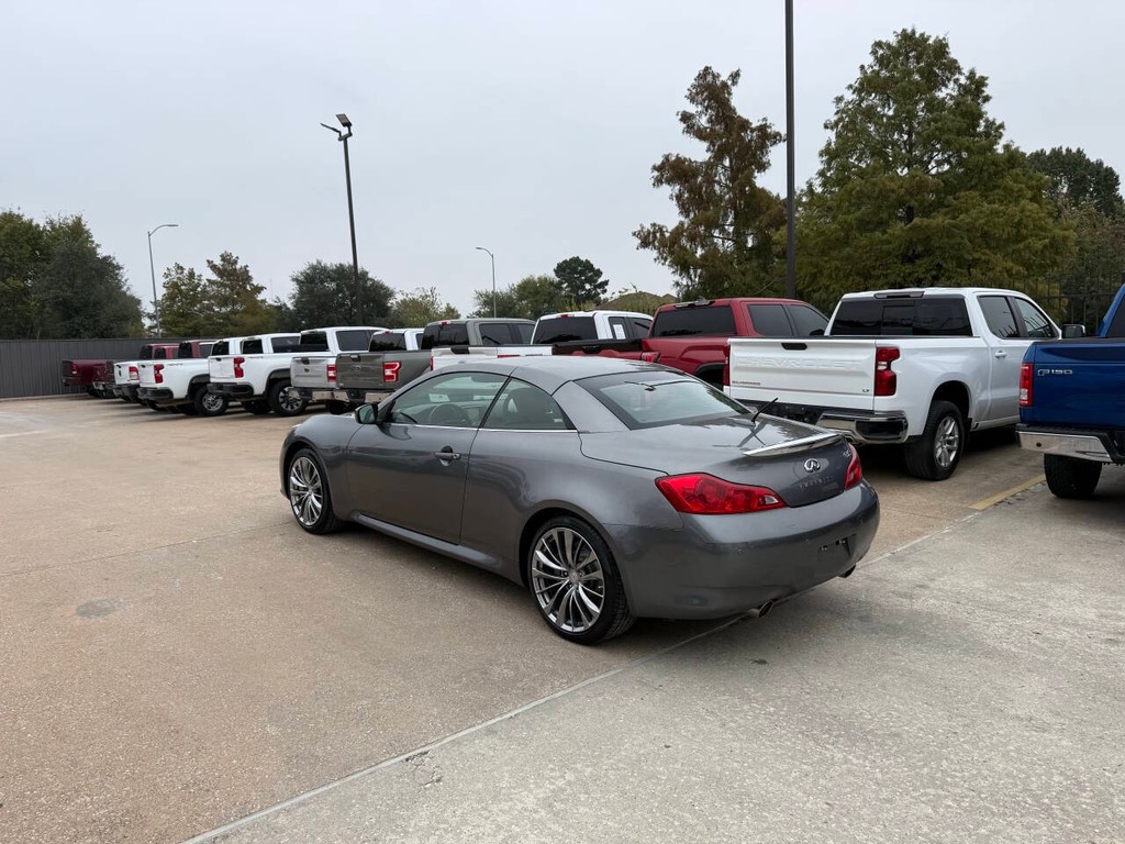 INFINITI G37 Convertible Vehicle Full-screen Gallery Image 06