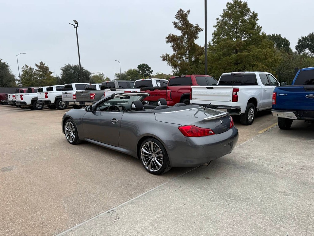 INFINITI G37 Convertible Vehicle Full-screen Gallery Image 07