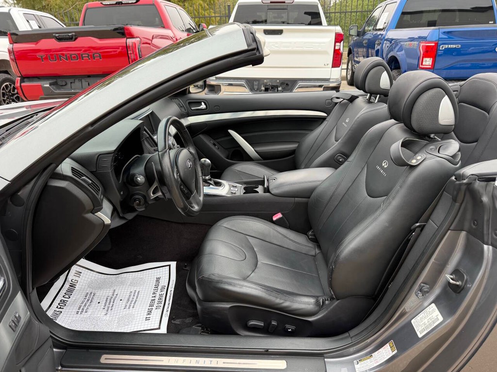 INFINITI G37 Convertible Vehicle Full-screen Gallery Image 11
