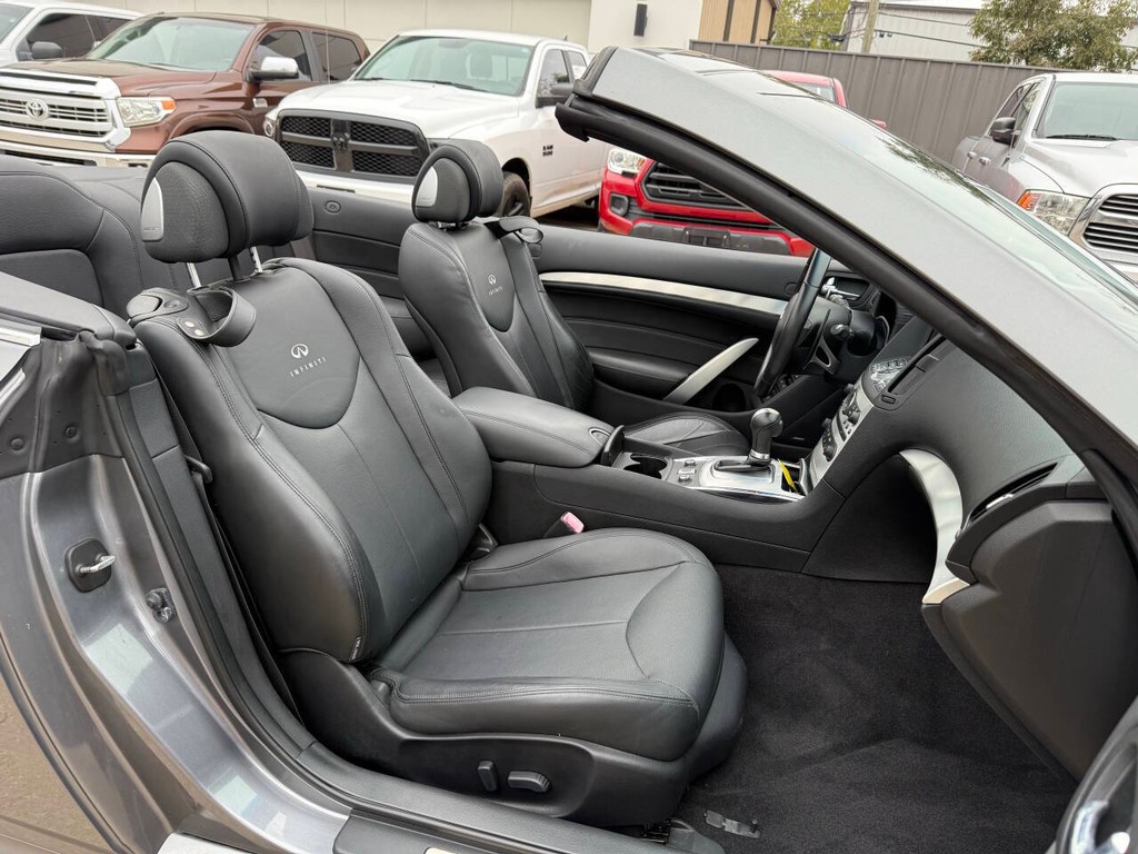 INFINITI G37 Convertible Vehicle Full-screen Gallery Image 16