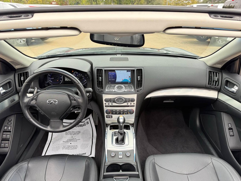 INFINITI G37 Convertible Vehicle Full-screen Gallery Image 18