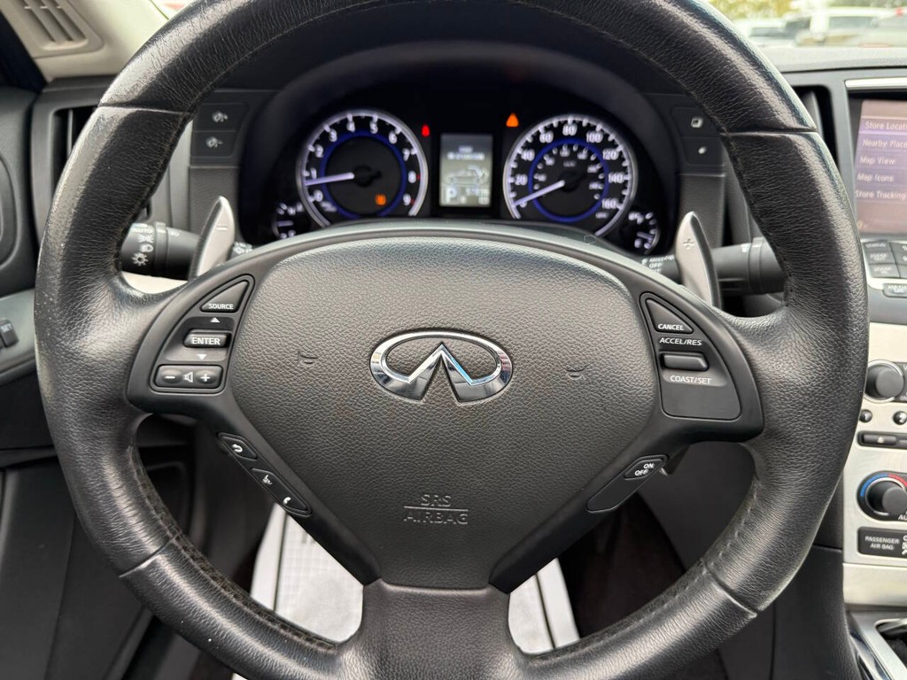 INFINITI G37 Convertible Vehicle Full-screen Gallery Image 24