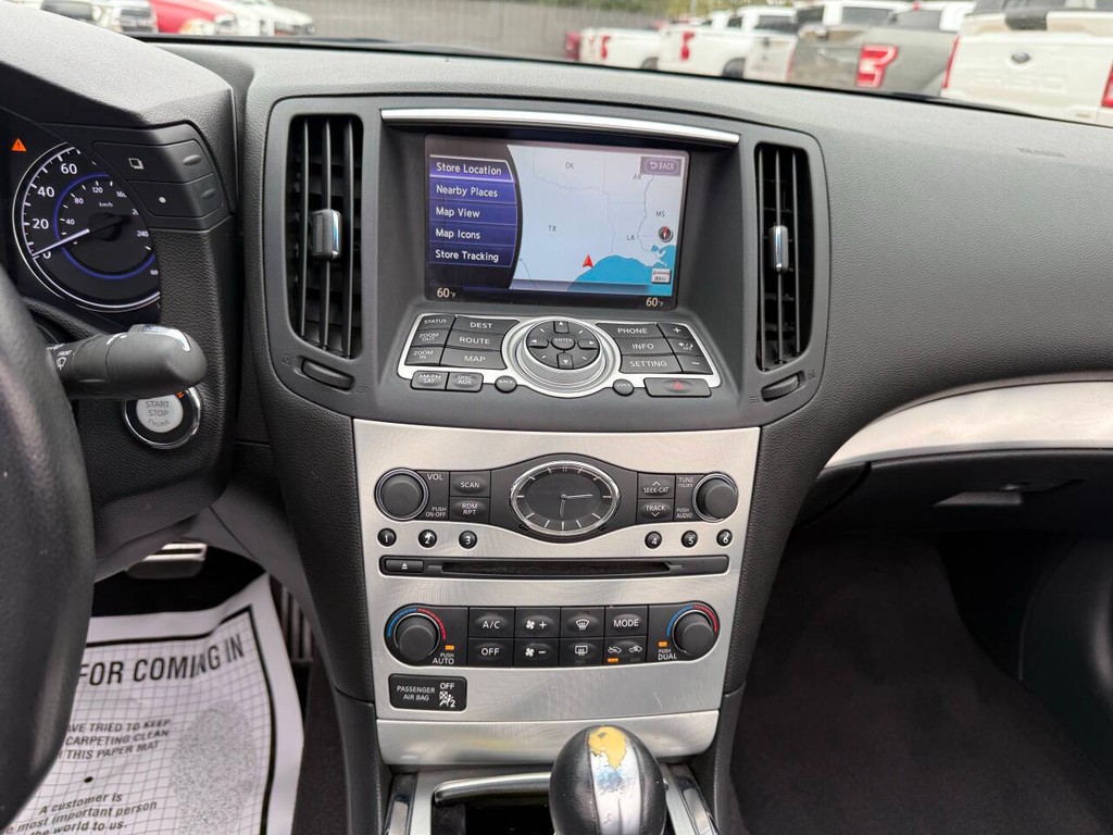 INFINITI G37 Convertible Vehicle Full-screen Gallery Image 25