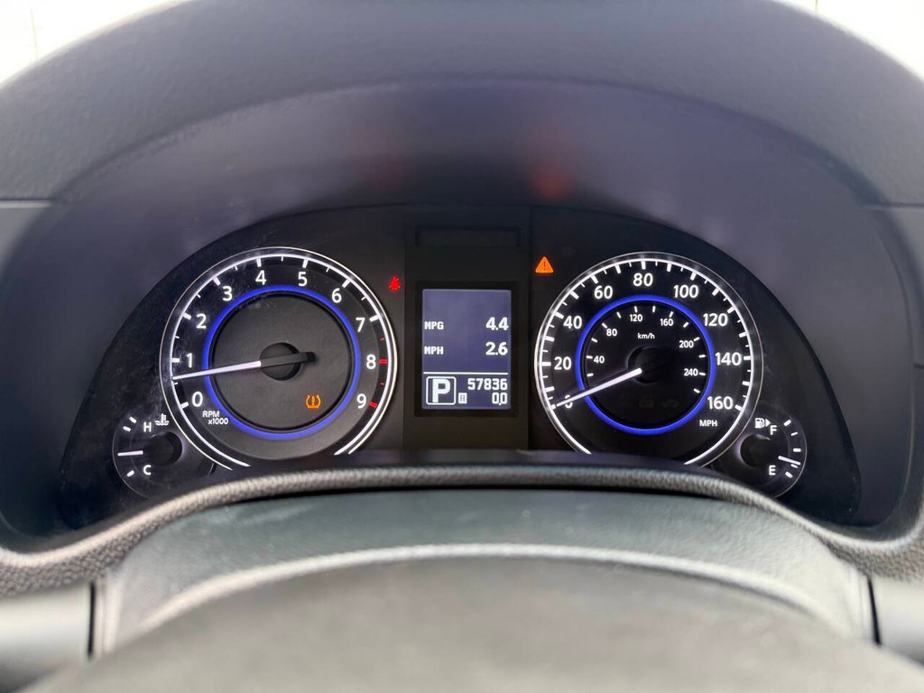 INFINITI G37 Convertible Vehicle Full-screen Gallery Image 32