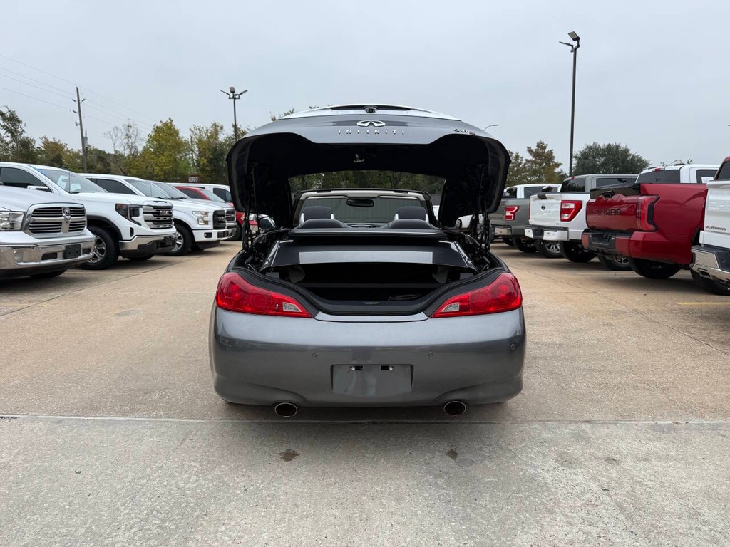 INFINITI G37 Convertible Vehicle Full-screen Gallery Image 37