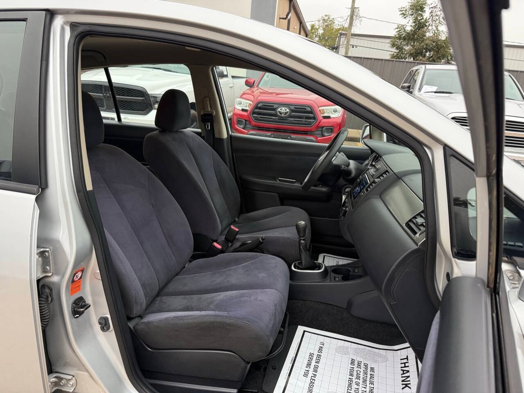 Nissan Versa Vehicle Full-screen Gallery Image 10