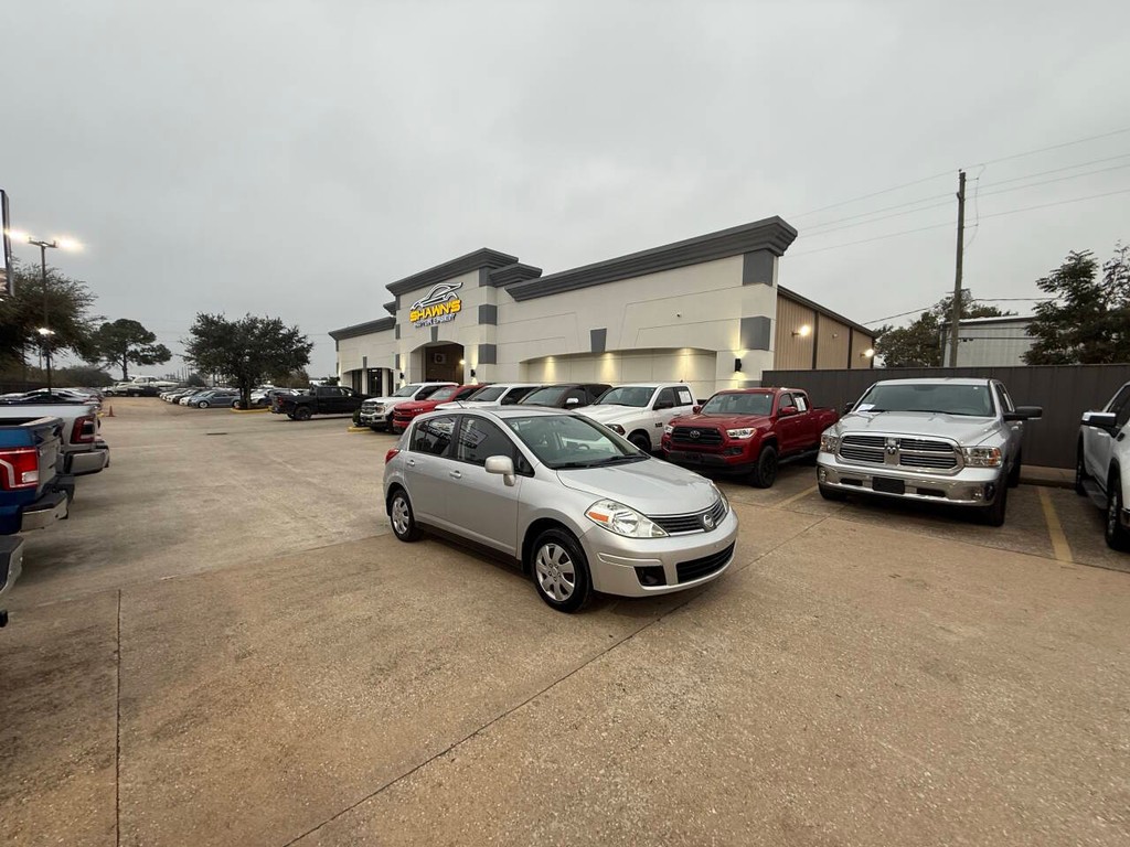 Nissan Versa Vehicle Full-screen Gallery Image 42