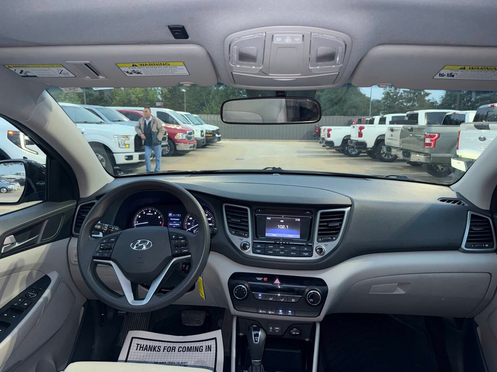 Hyundai Tucson Vehicle Full-screen Gallery Image 17