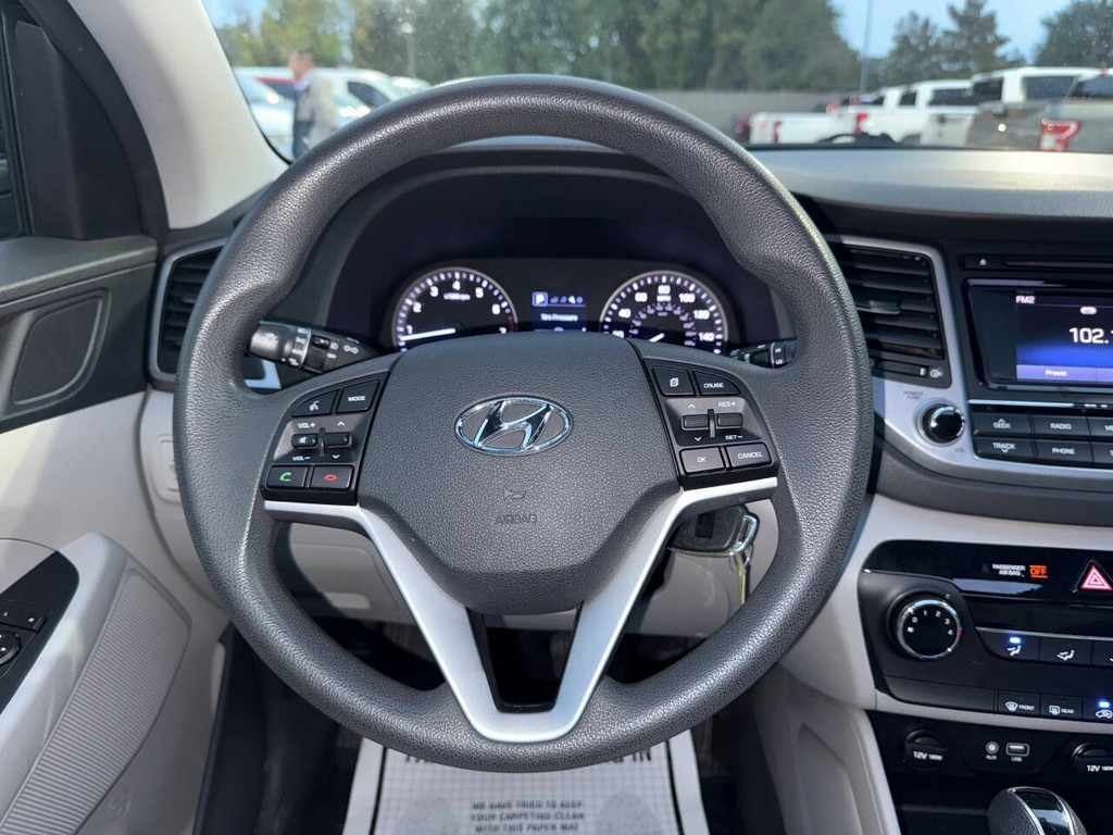 Hyundai Tucson Vehicle Full-screen Gallery Image 22