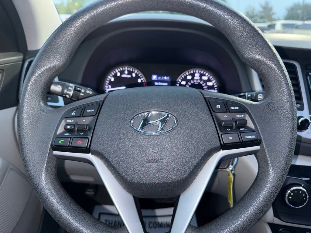 Hyundai Tucson Vehicle Full-screen Gallery Image 23