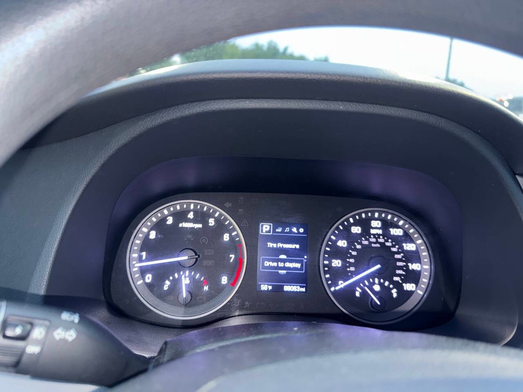 Hyundai Tucson Vehicle Full-screen Gallery Image 32