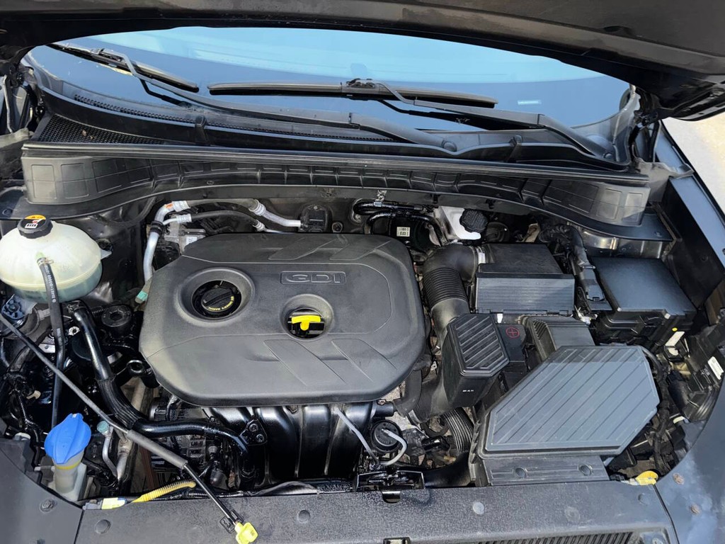 Hyundai Tucson Vehicle Full-screen Gallery Image 35