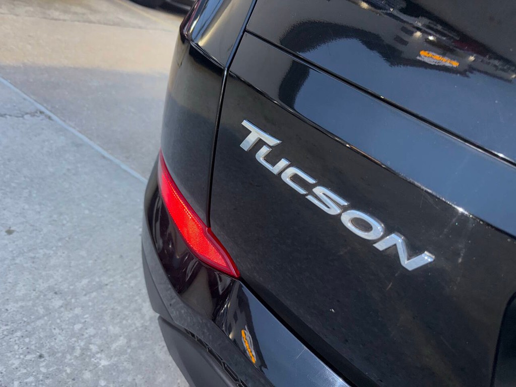 Hyundai Tucson Vehicle Full-screen Gallery Image 39