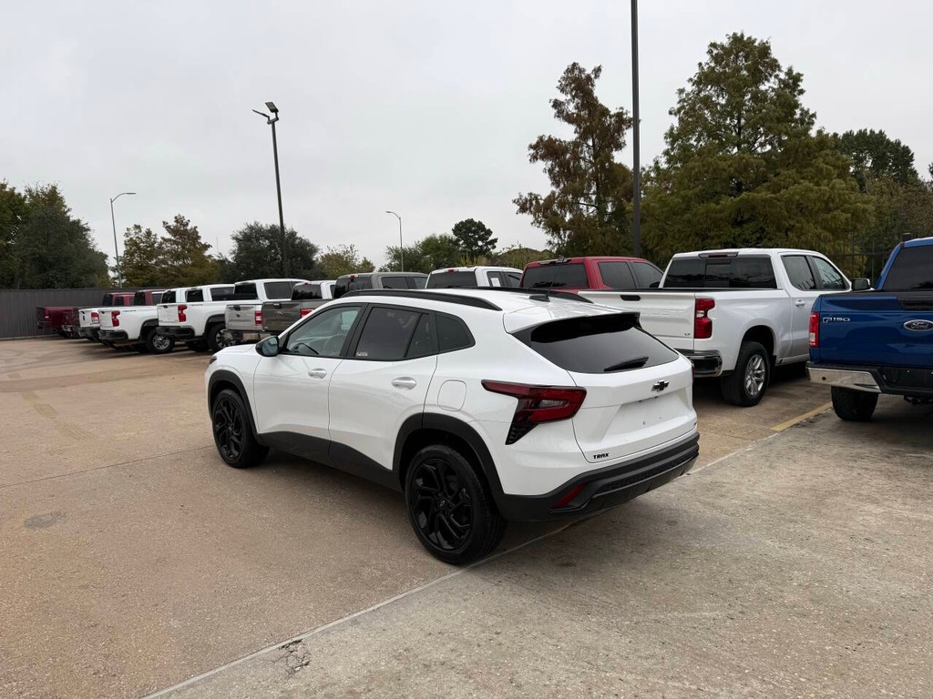 Chevrolet Trax Vehicle Full-screen Gallery Image 04