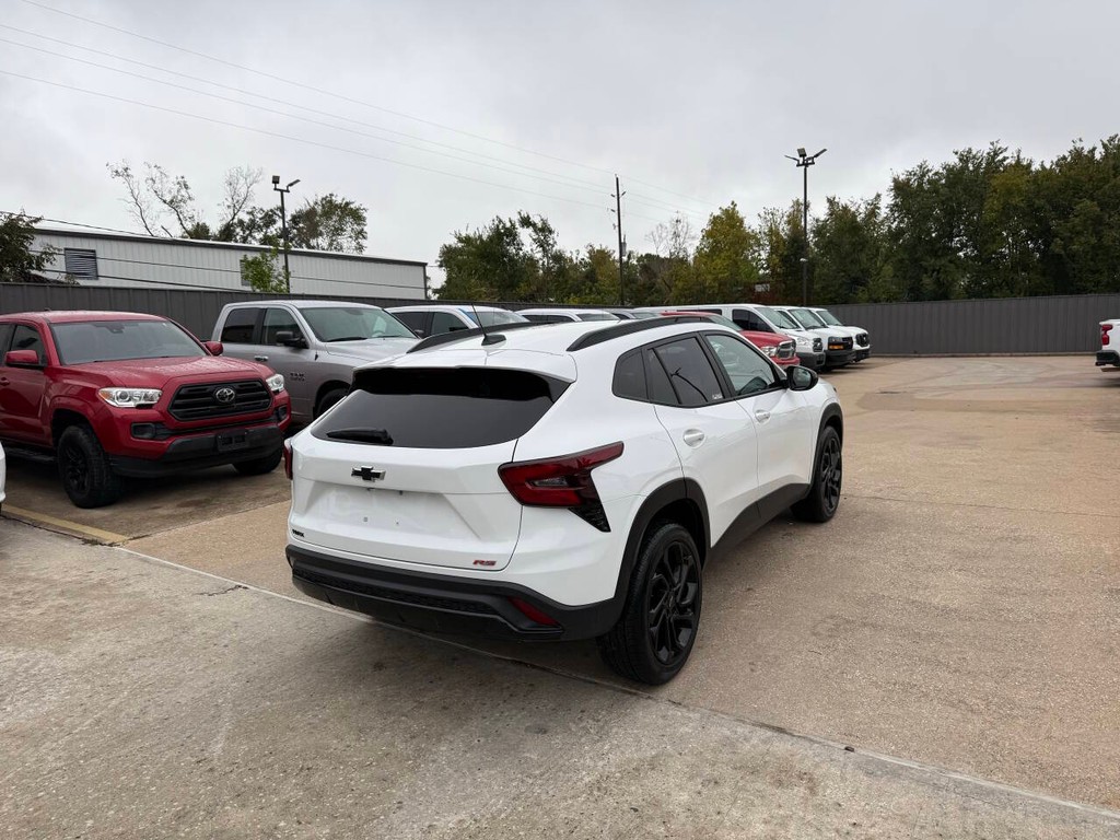 Chevrolet Trax Vehicle Full-screen Gallery Image 05