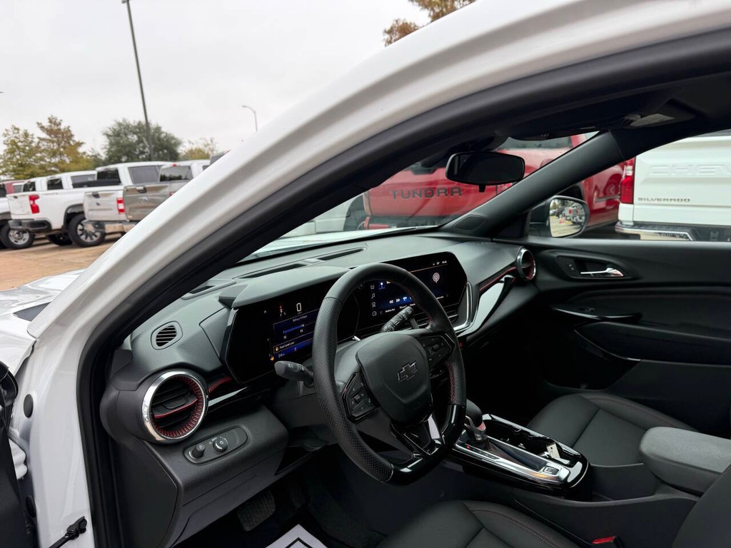 Chevrolet Trax Vehicle Full-screen Gallery Image 06