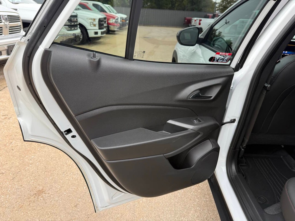 Chevrolet Trax Vehicle Full-screen Gallery Image 14