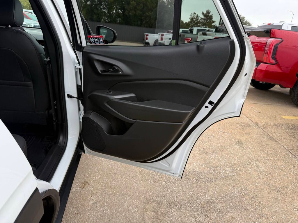 Chevrolet Trax Vehicle Full-screen Gallery Image 16