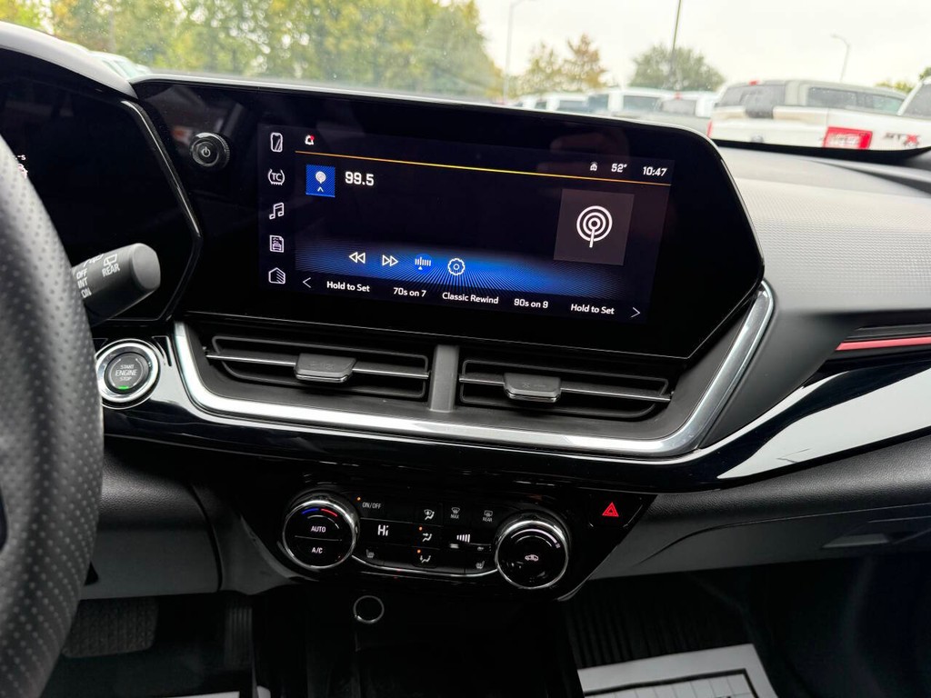 Chevrolet Trax Vehicle Full-screen Gallery Image 23