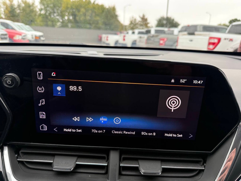 Chevrolet Trax Vehicle Full-screen Gallery Image 24