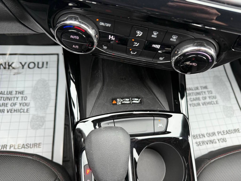 Chevrolet Trax Vehicle Full-screen Gallery Image 28