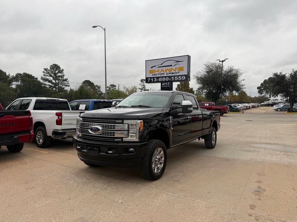 Ford Super Duty F-350 SRW Vehicle Full-screen Gallery Image 03