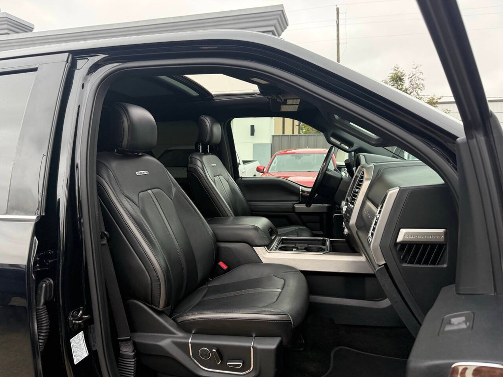 Ford Super Duty F-350 SRW Vehicle Full-screen Gallery Image 10