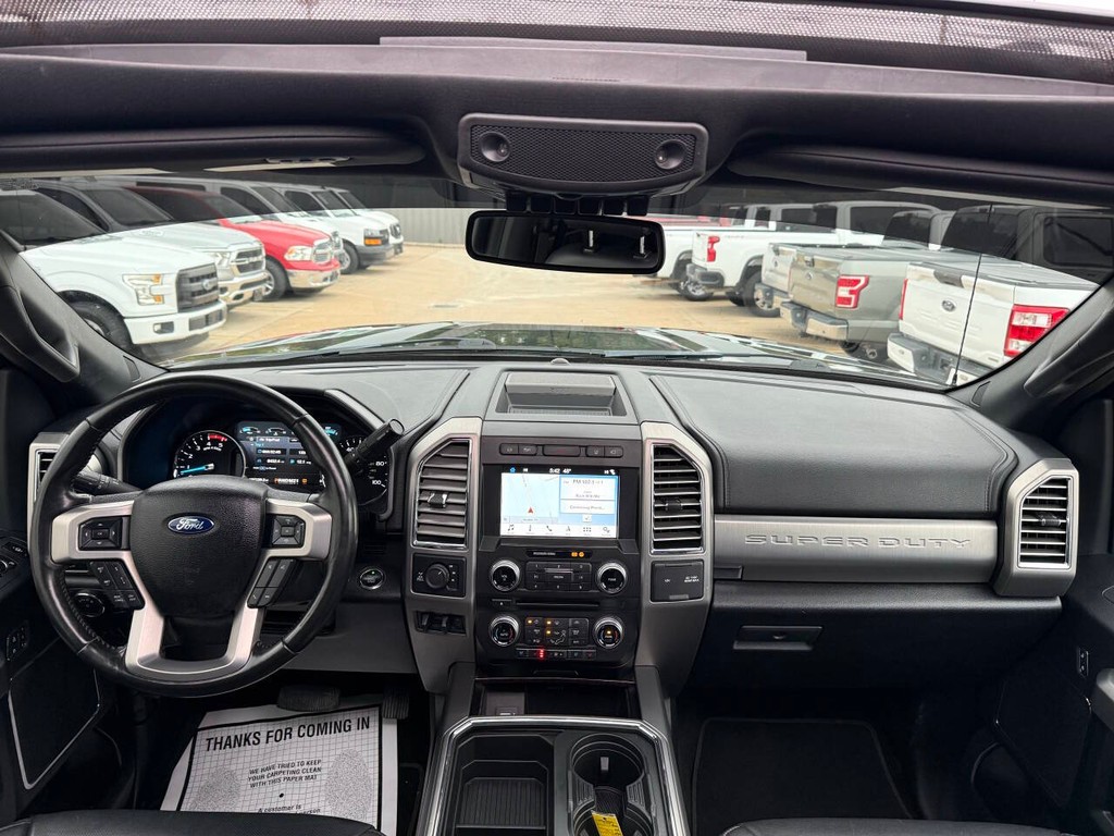 Ford Super Duty F-350 SRW Vehicle Full-screen Gallery Image 17