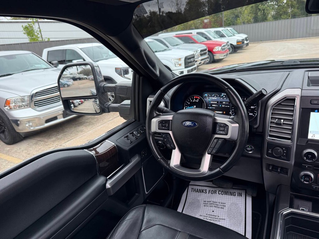 Ford Super Duty F-350 SRW Vehicle Full-screen Gallery Image 19