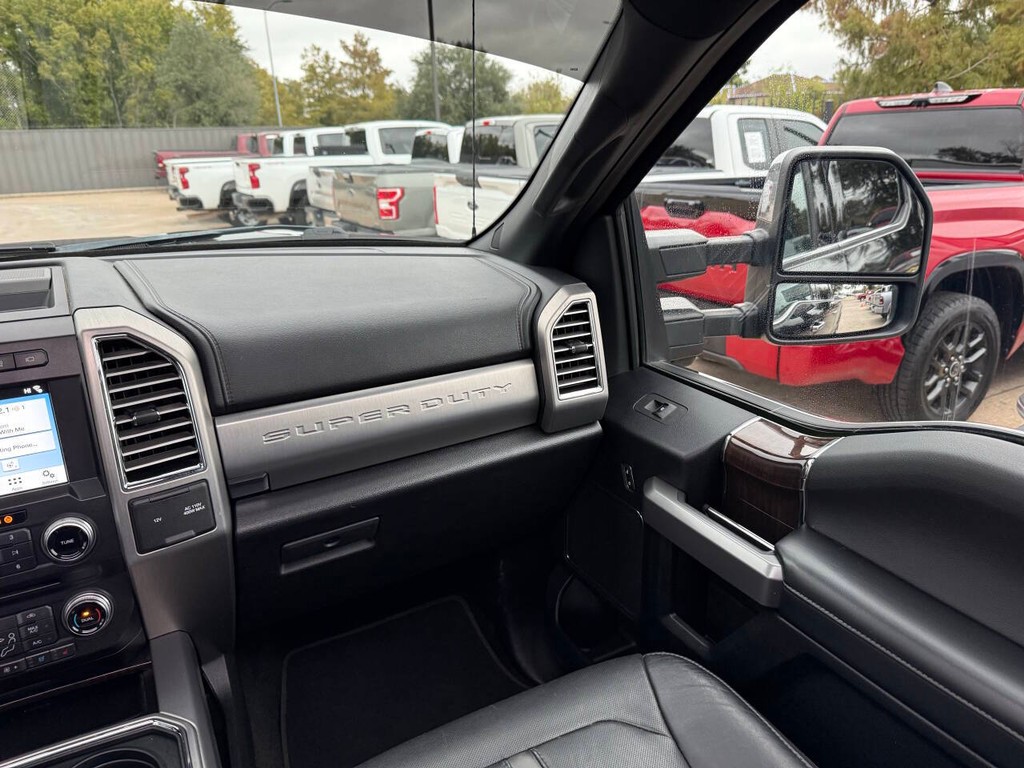 Ford Super Duty F-350 SRW Vehicle Full-screen Gallery Image 20