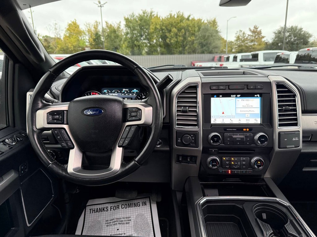 Ford Super Duty F-350 SRW Vehicle Full-screen Gallery Image 21