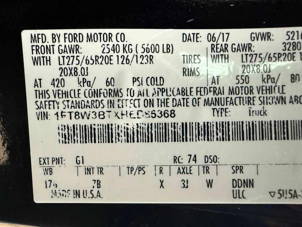 Ford Super Duty F-350 SRW Vehicle Full-screen Gallery Image 36