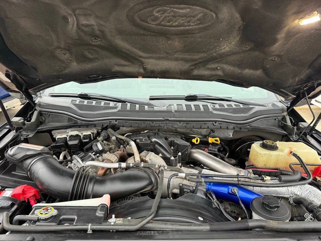 Ford Super Duty F-350 SRW Vehicle Full-screen Gallery Image 37