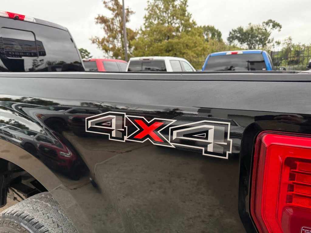 Ford Super Duty F-350 SRW Vehicle Full-screen Gallery Image 40