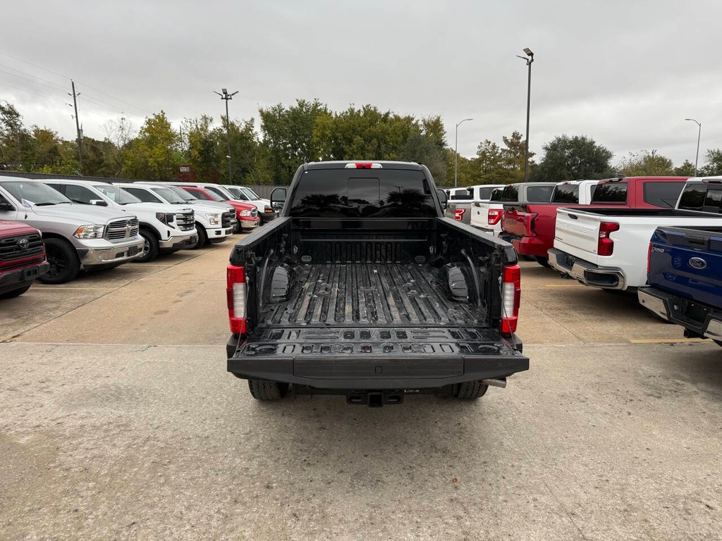 Ford Super Duty F-350 SRW Vehicle Full-screen Gallery Image 42