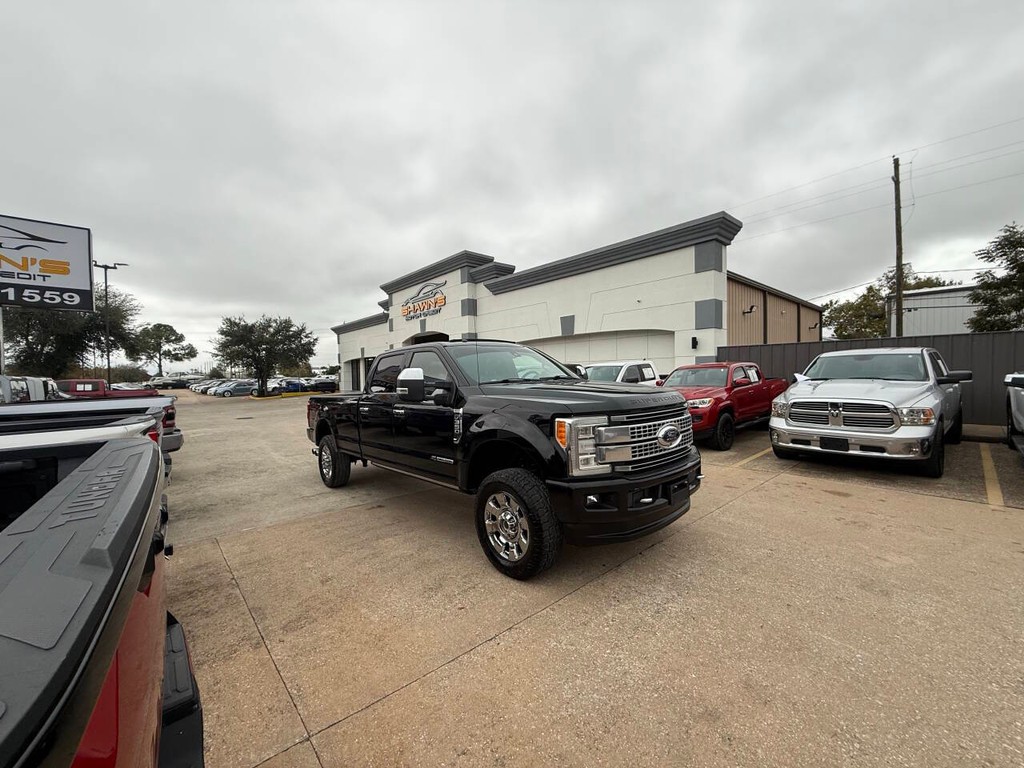 Ford Super Duty F-350 SRW Vehicle Full-screen Gallery Image 48