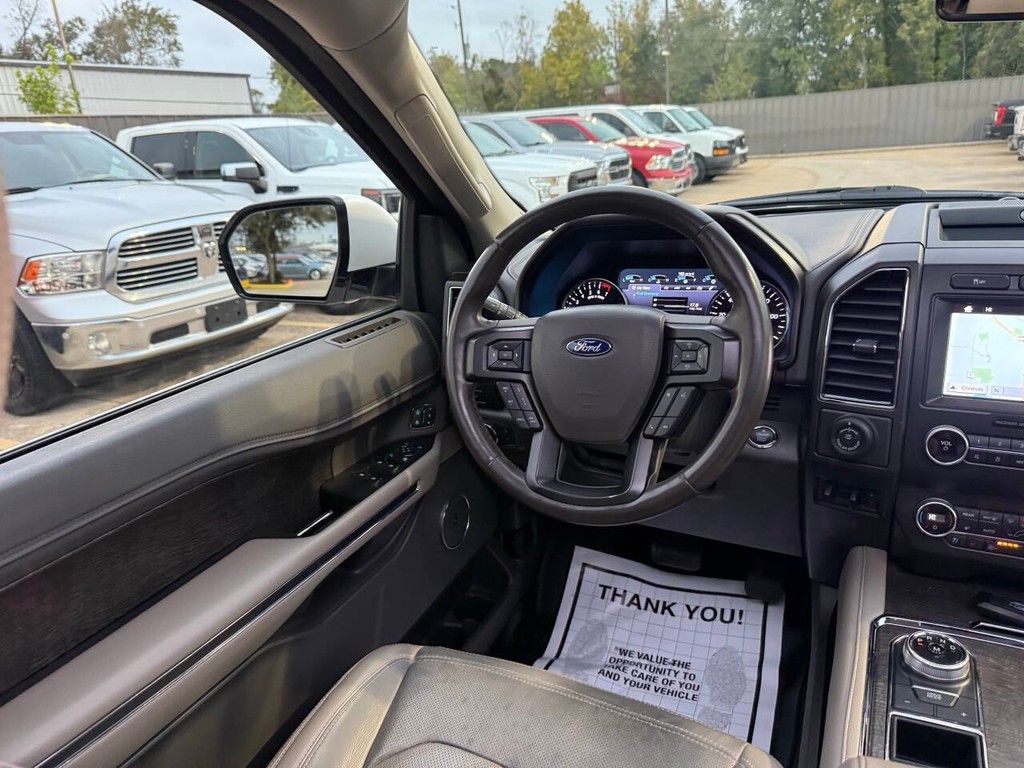 Ford Expedition Vehicle Full-screen Gallery Image 19