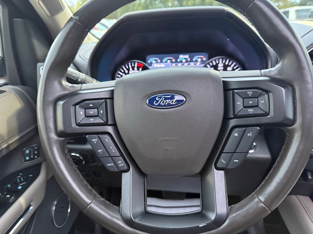 Ford Expedition Vehicle Full-screen Gallery Image 23