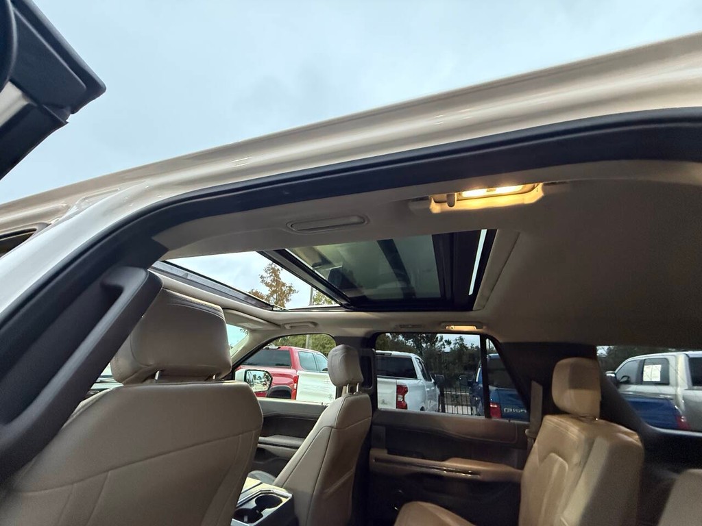 Ford Expedition Vehicle Full-screen Gallery Image 33