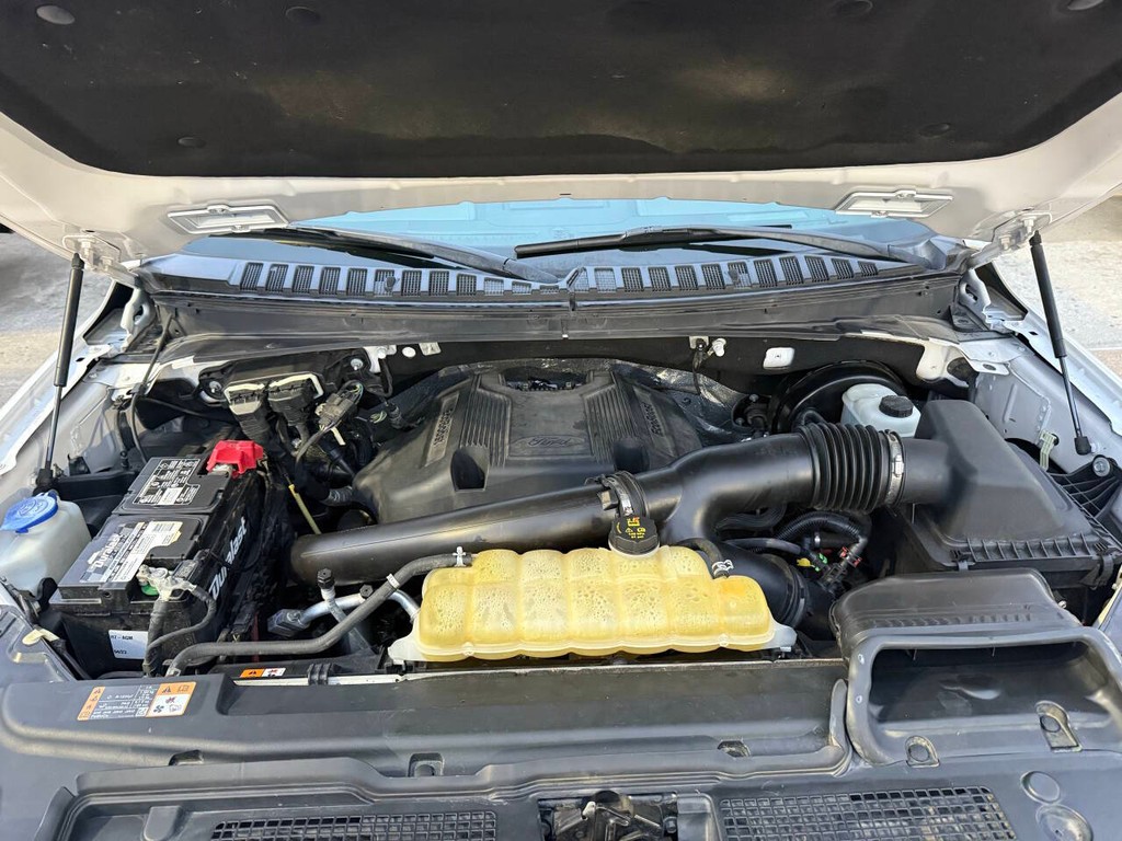 Ford Expedition Vehicle Full-screen Gallery Image 37