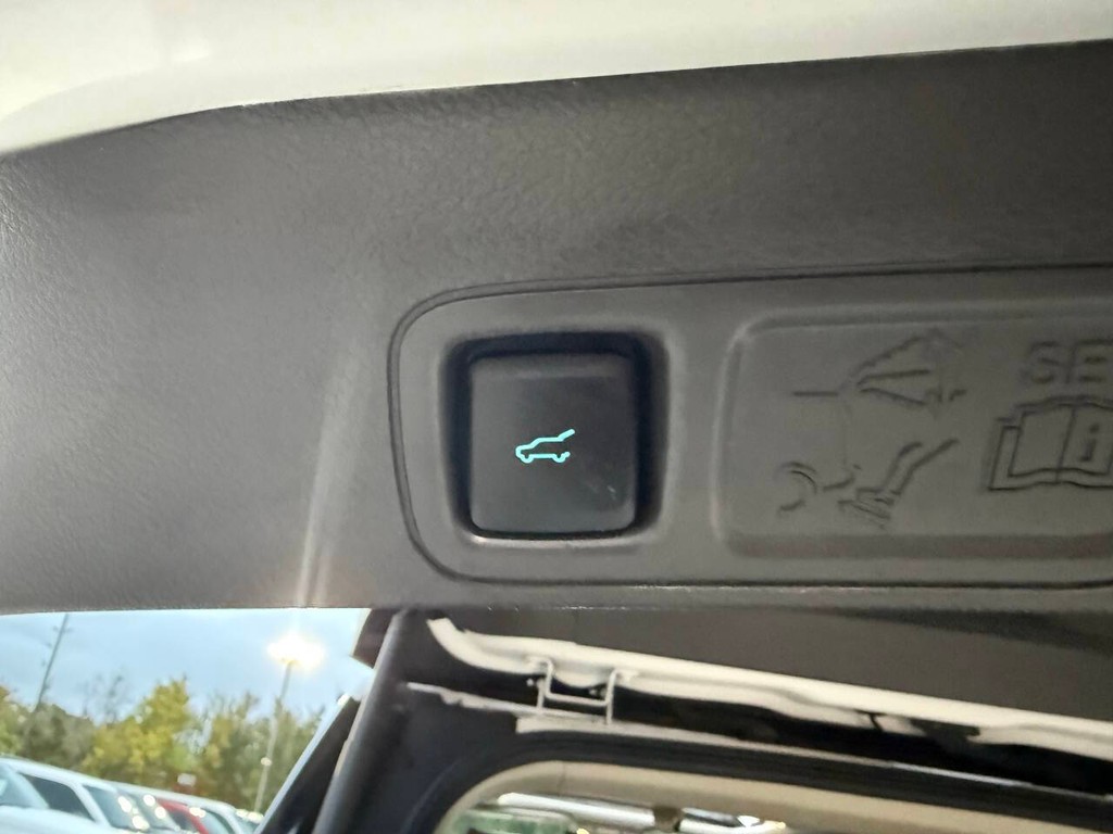 Ford Expedition Vehicle Full-screen Gallery Image 40