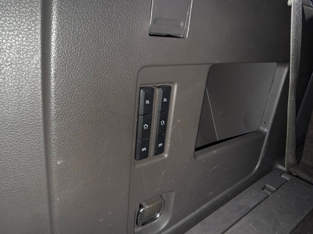 Ford Expedition Vehicle Full-screen Gallery Image 41