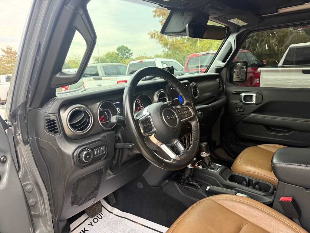 Jeep Wrangler Vehicle Full-screen Gallery Image 06