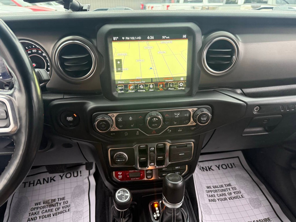 Jeep Wrangler Vehicle Full-screen Gallery Image 24