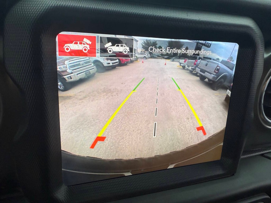 Jeep Wrangler Vehicle Full-screen Gallery Image 26